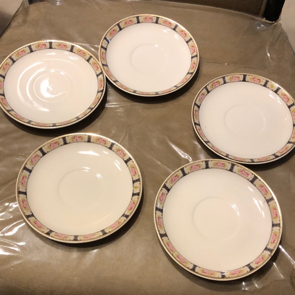 Beautiful Vintage Pink Rose China Plates - Picture 4 of 7